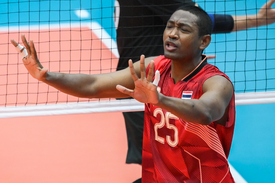 Chê lương thưởng không đủ ăn còn bị cắt, nhà vô địch SEA Games bỏ luôn đội tuyển