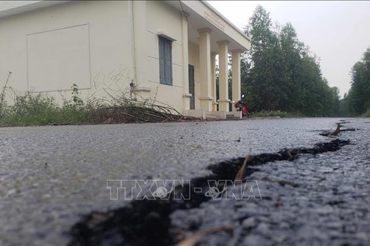 Phú Thọ công bố tình huống khẩn cấp do sạt lở, nứt đê Cà Lồ - Nam Viêm