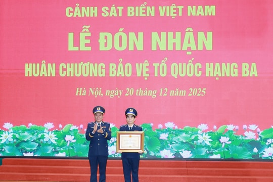 Cảnh sát biển thực hiện nhiệm vụ sẵn sàng chiến đấu, phòng chống thiên tai và chống khai thác IUU