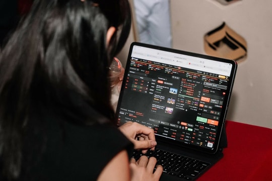 Nhà đầu tư nên làm gì trong tháng cuối năm?