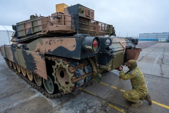 Australia hoàn tất bàn giao xe tăng Abrams cho Ukraine