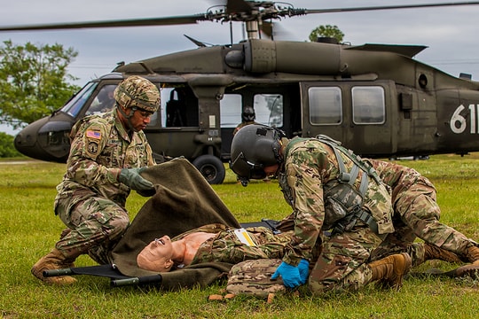 Quân đội Mỹ ngừng huấn luyện cứu thương bằng cách bắn lợn