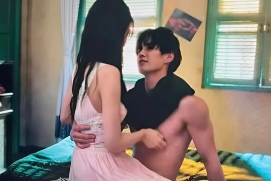 Ngu Thư Hân giữa lúc bị chỉ trích đóng phim dung tục