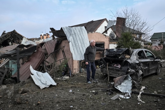 Ukraine nói Odesa trúng tên lửa giữa lúc Mỹ thúc đẩy hòa đàm