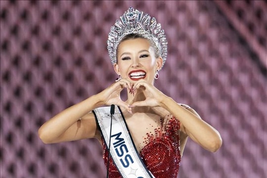 Người đẹp Hoa Kỳ đăng quang Miss Cosmo 2025