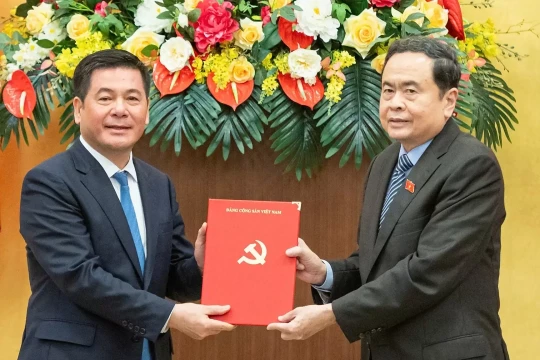 Bộ trưởng Công Thương giữ chức Phó bí thư Đảng ủy Quốc hội