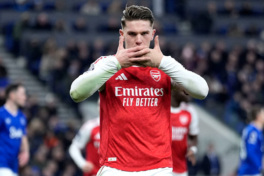 Arsenal tái chiếm đỉnh bảng Ngoại hạng Anh