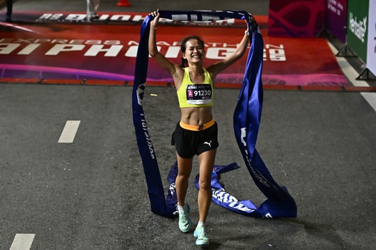 Hồng Lệ phá sâu PR, Vĩ Ly lần đầu vô địch VnExpress Marathon