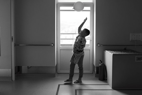 Quả tên lửa xé nát cuộc đời cậu bé Ukraine