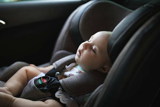 Mẹ bị bắt vì say rượu quên con trong ôtô suốt 4 tiếng