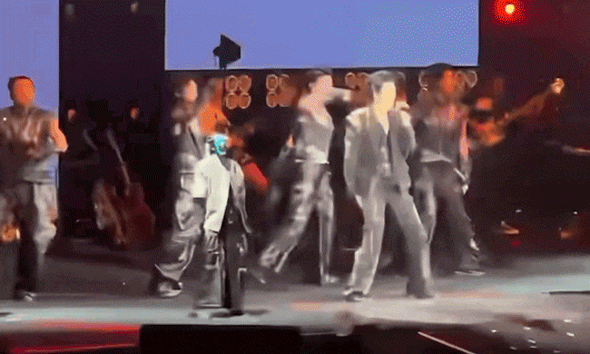 Elon Musk khen robot hình người của đối thủ