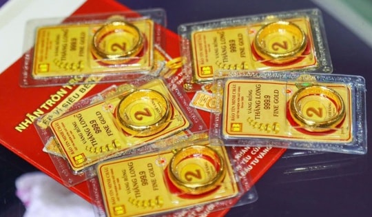 Giá vàng hôm nay 21/12: Giá vàng trong nước ngược chiều thế giới