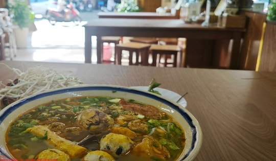 Bỏ thuế khoán, hộ kinh doanh quán ăn lo tăng việc, đội chi phí