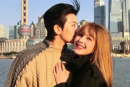 Gil Lê công khai hôn Xoài Non