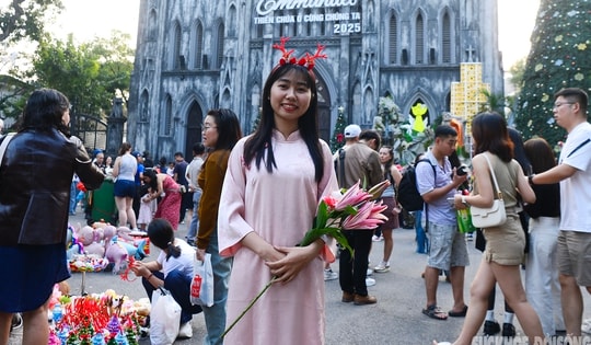 Nhà thờ Lớn mùa Noel - điểm đến của du khách