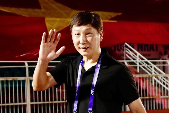 Trực tiếp phỏng vấn HLV Kim Sang-sik: Hé lộ 'ma thuật' giúp U22 Việt Nam vô địch