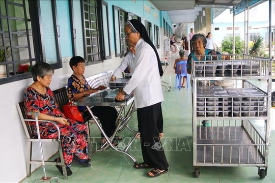 Tinh thần bác ái, yêu thương - điểm tựa cho người yếu thế