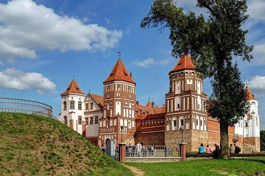 Quốc gia châu Âu nào miễn visa cho khách Việt?