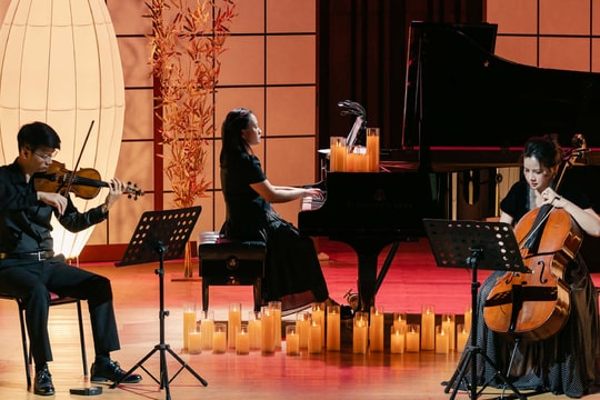 Đêm nhạc phim của Ryuichi Sakamoto hút khán giả trẻ