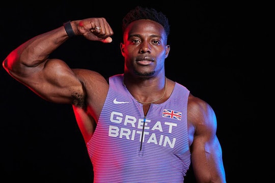 Nghịch lý của ngôi sao điền kinh có cơ bắp tự bẻ gãy xương