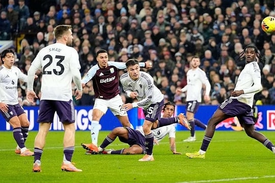 Man Utd gục ngã trước Aston Villa ở Ngoại hạng Anh