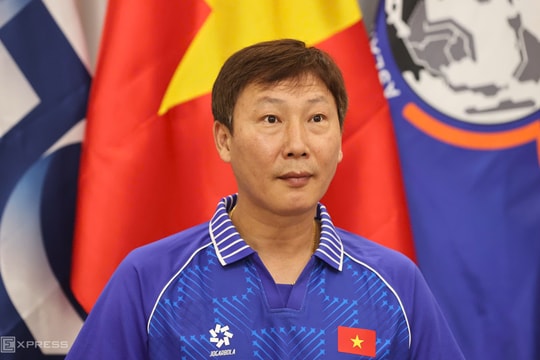 HLV Kim Sang-sik: 'Vui vì làm được như lời hứa giành HC vàng SEA Games 33'