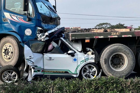 7 ôtô đâm liên hoàn, 2 người chết