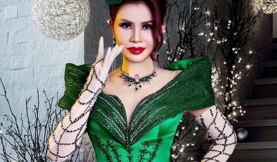 Hoa hậu Diễm Giang rạng rỡ đón giáng sinh, lan tỏa năng lượng tích cực cuối năm