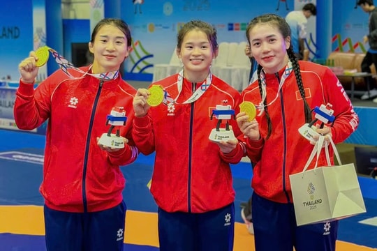 Xem 3 chị em 'Nguyen T' quét sạch đối thủ, thống trị sới vật SEA Games