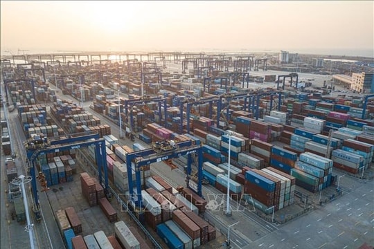 Thặng dư kỷ lục của Trung Quốc năm 2025 có thể kích hoạt xu hướng bảo hộ thương mại toàn cầu