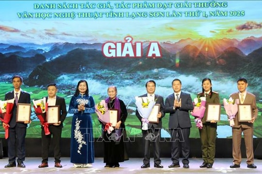 Tôn vinh, thúc đẩy phát triển văn học nghệ thuật Xứ Lạng