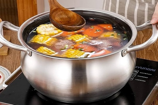 Sai lầm khi để thức ăn lâu trong nồi inox