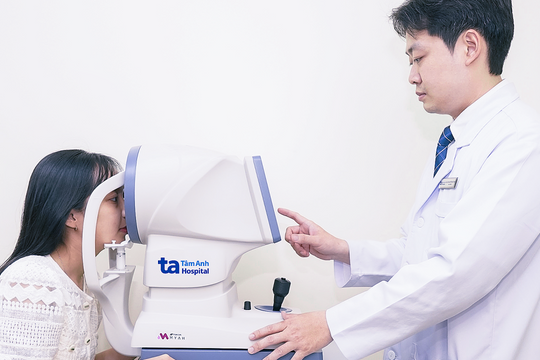 Ai có thể đeo kính áp tròng cứng để kiểm soát độ cận?