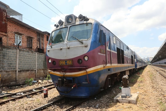 Tăng tàu Tết từ TP HCM ra miền Trung