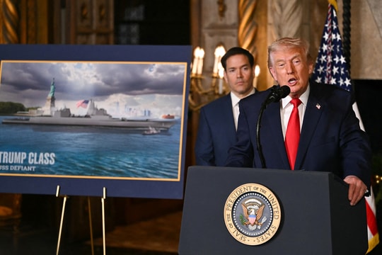 Ông Trump công bố lớp tàu chiến đặt theo tên mình
