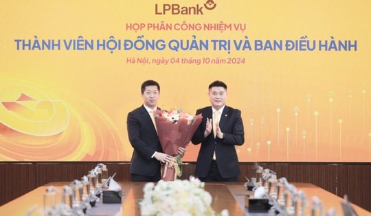 Chứng khoán trước giờ giao dịch 8-10: LPBank của ông Nguyễn Đức Thụy thay đổi nhiều vị trí lãnh đạo