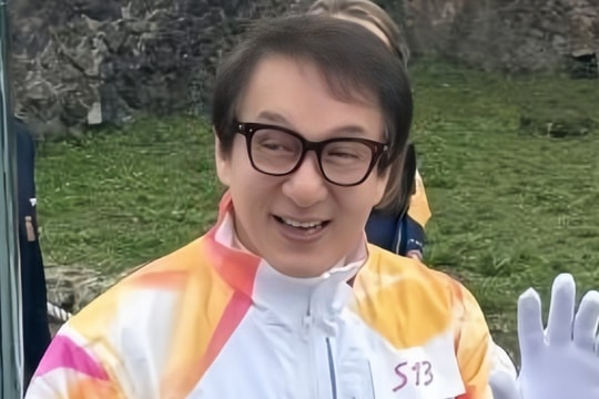 Thành Long biểu diễn túy quyền