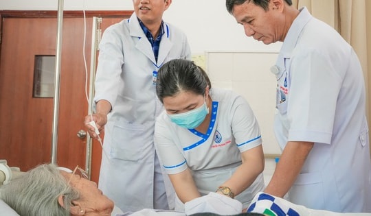 Nghệ sĩ ưu tú Phi Điểu nhập viện do nhiễm trùng huyết