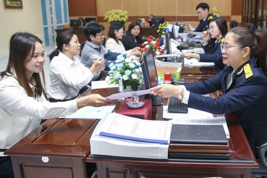 Lần đầu tiên số thu do cơ quan Thuế quản lý vượt mốc 2 triệu tỷ đồng