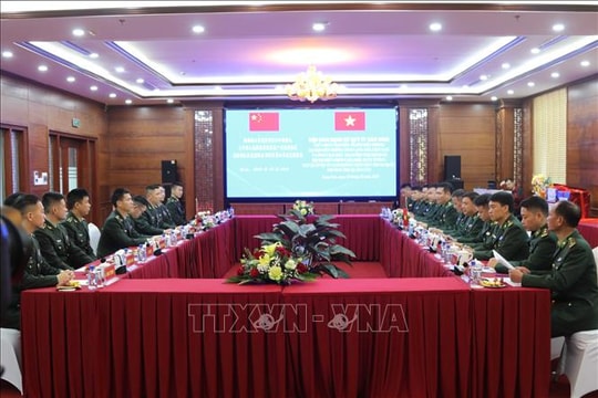 Tiếp tục xây dựng cơ chế trao đổi thông tin về quản lý biên giới, cửa khẩu