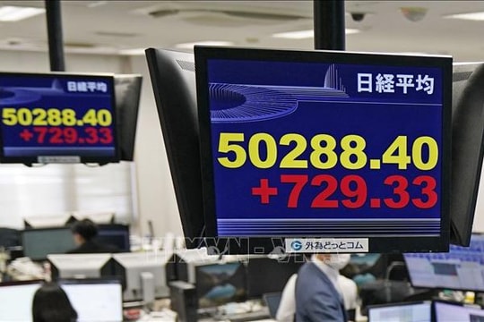 Chứng khoán châu Á diễn biến trái chiều trước khi đóng cửa nghỉ lễ