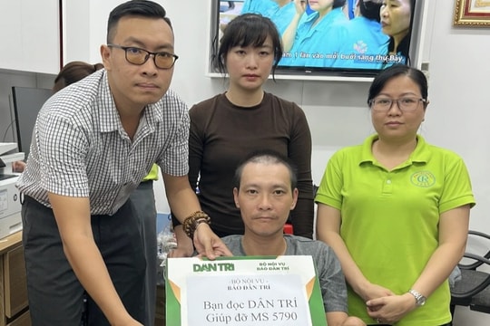 Món quà Giáng sinh nghĩa tình đến với người chồng bị điện giật mất 2 tay