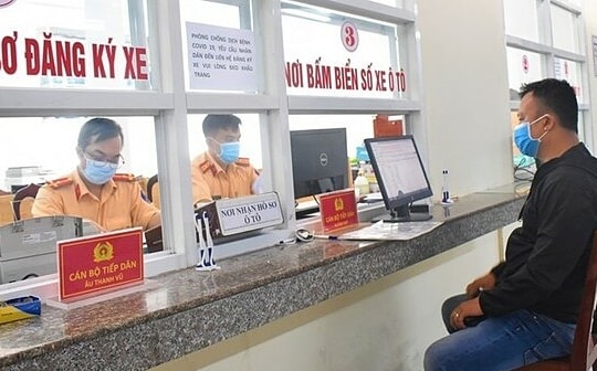 Phí ra biển ôtô tại Hà Nội, TP HCM có thể giảm còn 14 triệu đồng