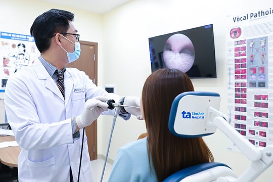 Sỏi amidan lớn gây hôi miệng