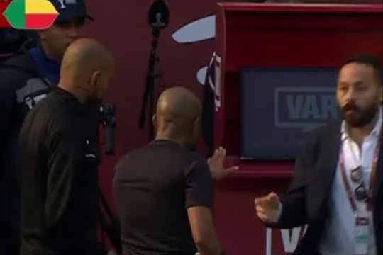 Sự cố VAR tê liệt ở Cup châu Phi