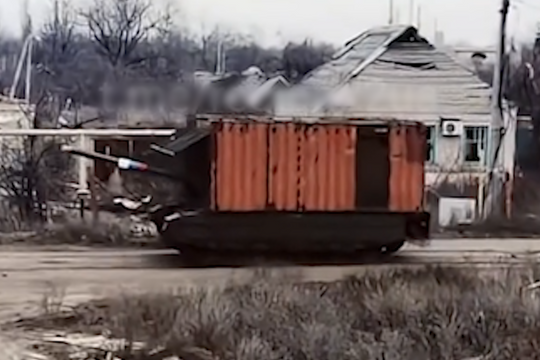 Nga trang bị 'giáp container' cho xe tăng