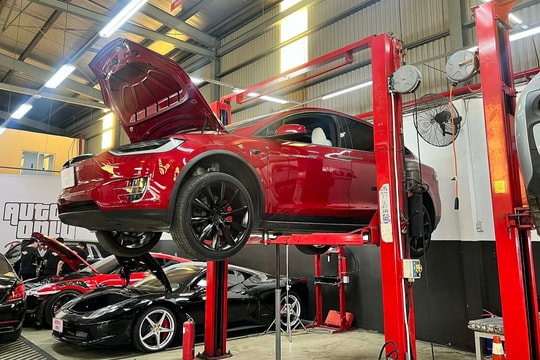 Xe hybrid, xe điện nhập tư nhân: độc lạ nhưng nhiều rủi ro