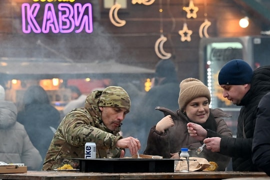 Người Kiev 'tạm quên thực tại' trong Giáng sinh giữa thời chiến