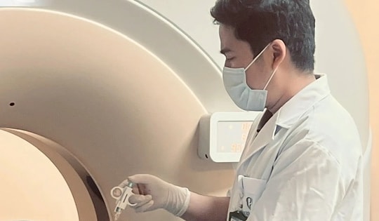 Chữa ung thư bằng tuyệt thực 3 tuần để "bỏ đói" khối u, người đàn ông suy kiệt nặng