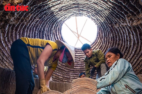 Giữ lửa nghề ngói âm dương ở Bắc Sơn, gắn bảo tồn văn hóa với phát triển du lịch